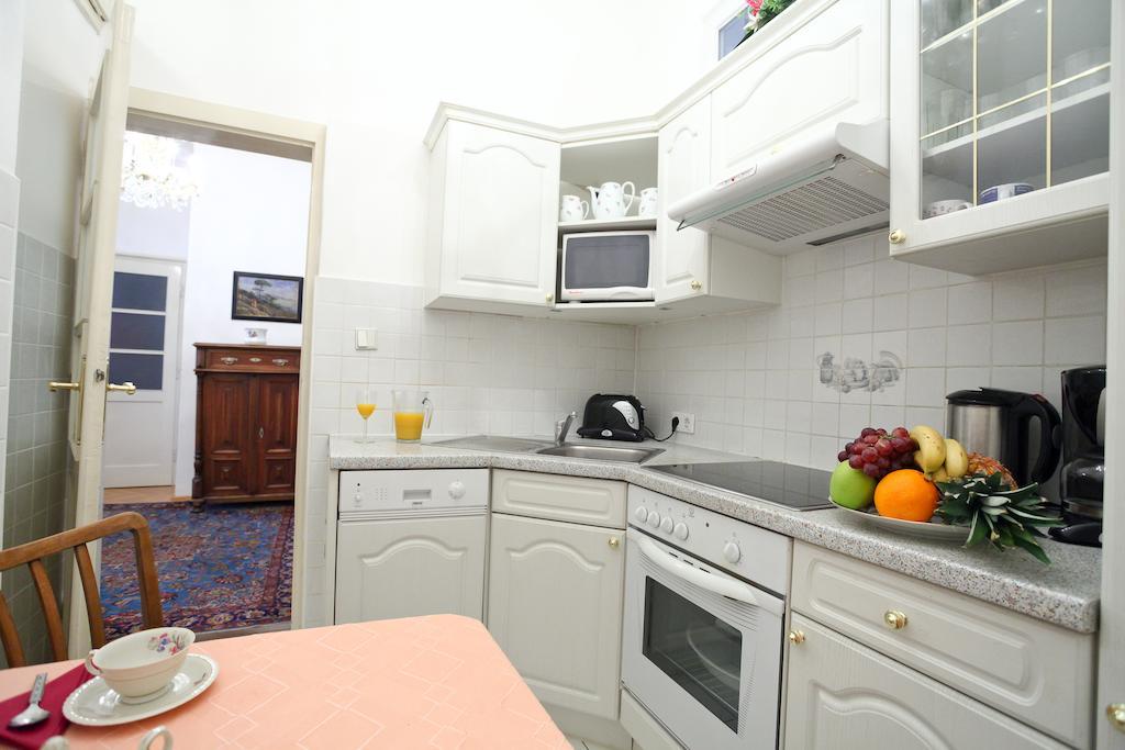 Mozart Apartments - Roegergasse Wina Ruang foto